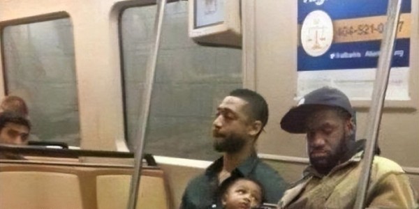 最近山寨版球星火了！库里忍了，詹姆斯忍了，威少实在忍不了|斯蒂芬·库里|拉塞尔·威斯布鲁克|艾弗森|拉塞尔-威斯布鲁克|nba_新浪体育_新浪新闻