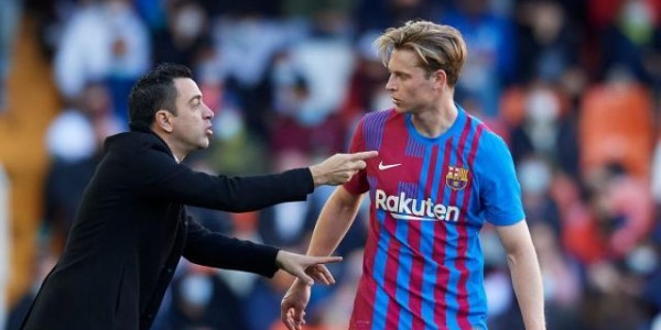 开云体育-【夜读】那边高价引援，这边逼德容降薪，巴萨好手段！