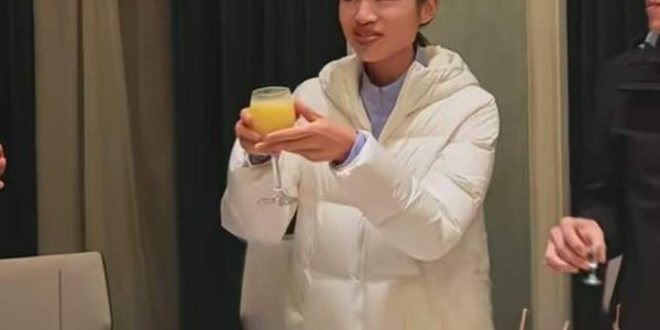 开云登录线上-张水华在酒桌前腼腆甚至社恐，与所有人都格格不入：我不太会说话|张德顺|李美珍|马拉松|全运会|生理期_新浪体育_新浪新闻