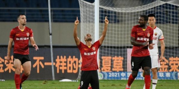 KAIYUN下载app-这集看过！相同剧本逆转 亚泰才是“上海滩老大”