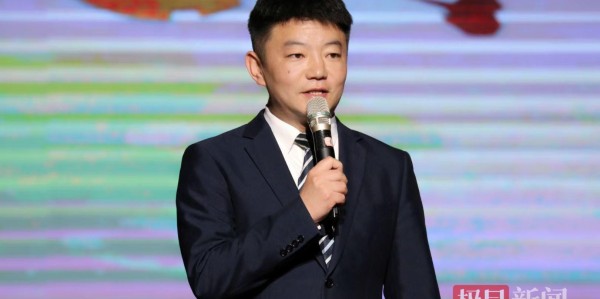 开云-39岁山西网红“王炸姐”直播时突然大喊“难受”，脑干出血送医抢救仍不幸离世，义工协会会长：她参加公益活动已有七八年