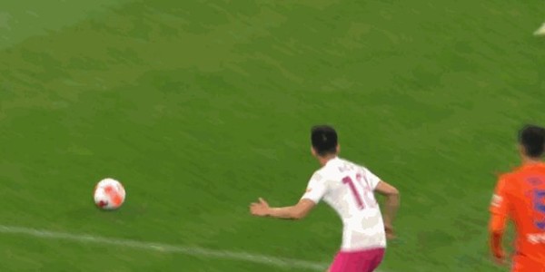 开云娱乐-【中超】莫伊塞斯点射宋龙百场破门 泰山2比0申花