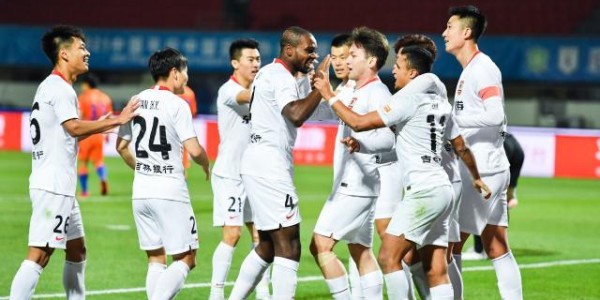 开云体育-找到感觉仍遭联赛头羊绝杀 亚泰静待核心伤愈复出